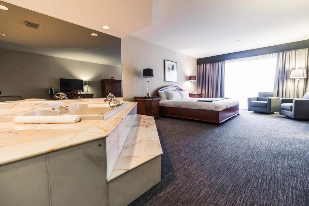 Hotel Et Centre De Villegiature Lac Carling Grenville-Sur-La-Rouge 외부 사진