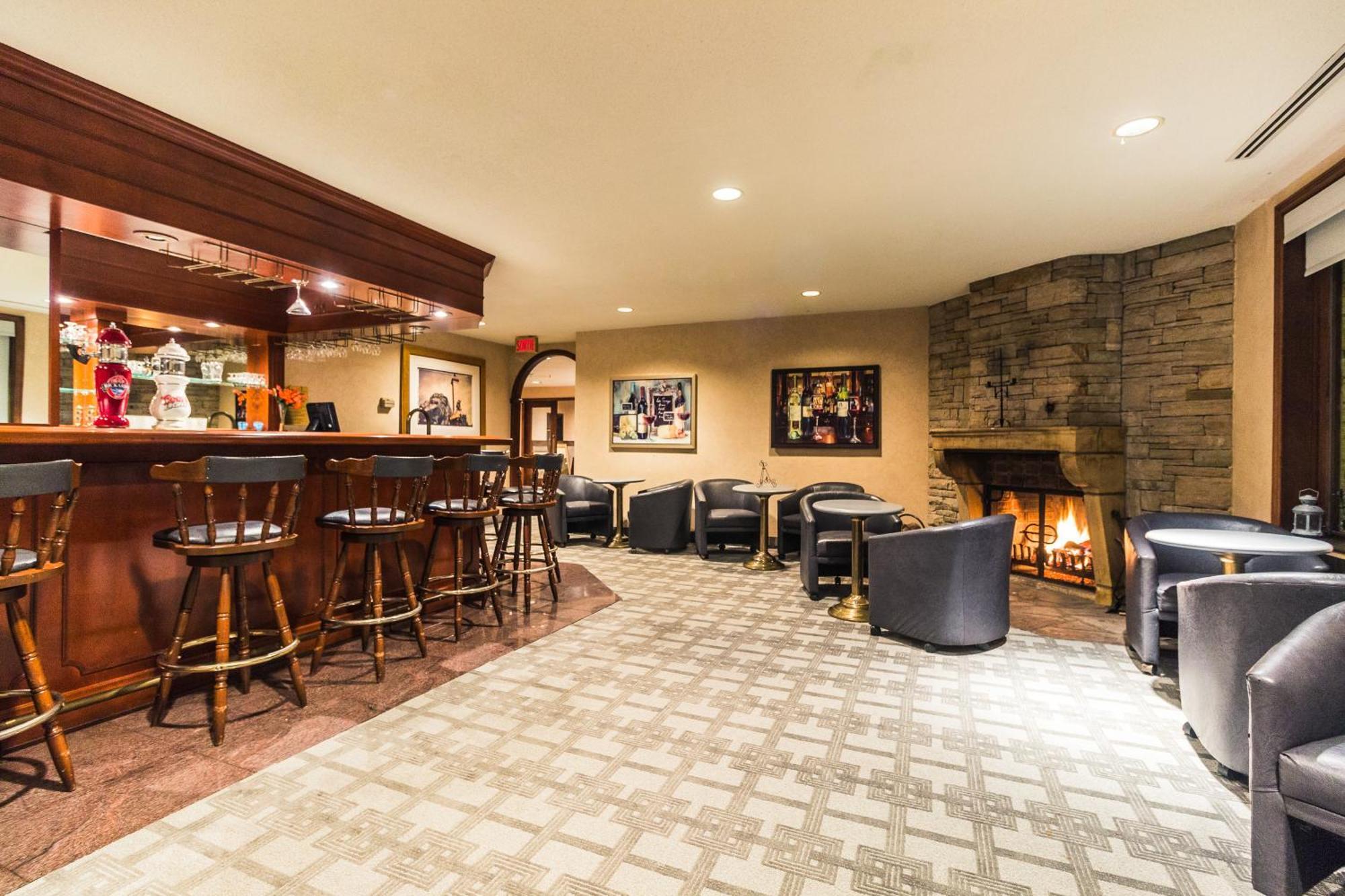 Hotel Et Centre De Villegiature Lac Carling Grenville-Sur-La-Rouge 외부 사진