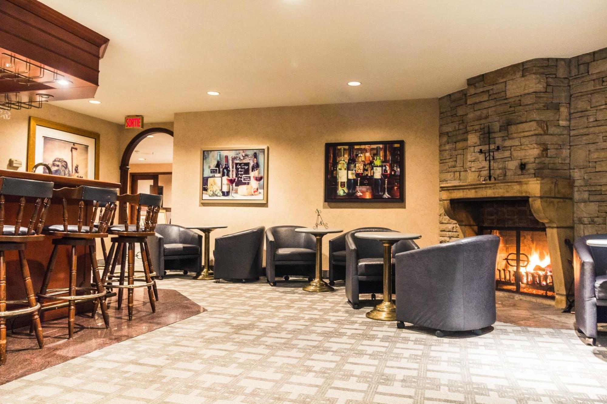 Hotel Et Centre De Villegiature Lac Carling Grenville-Sur-La-Rouge 외부 사진